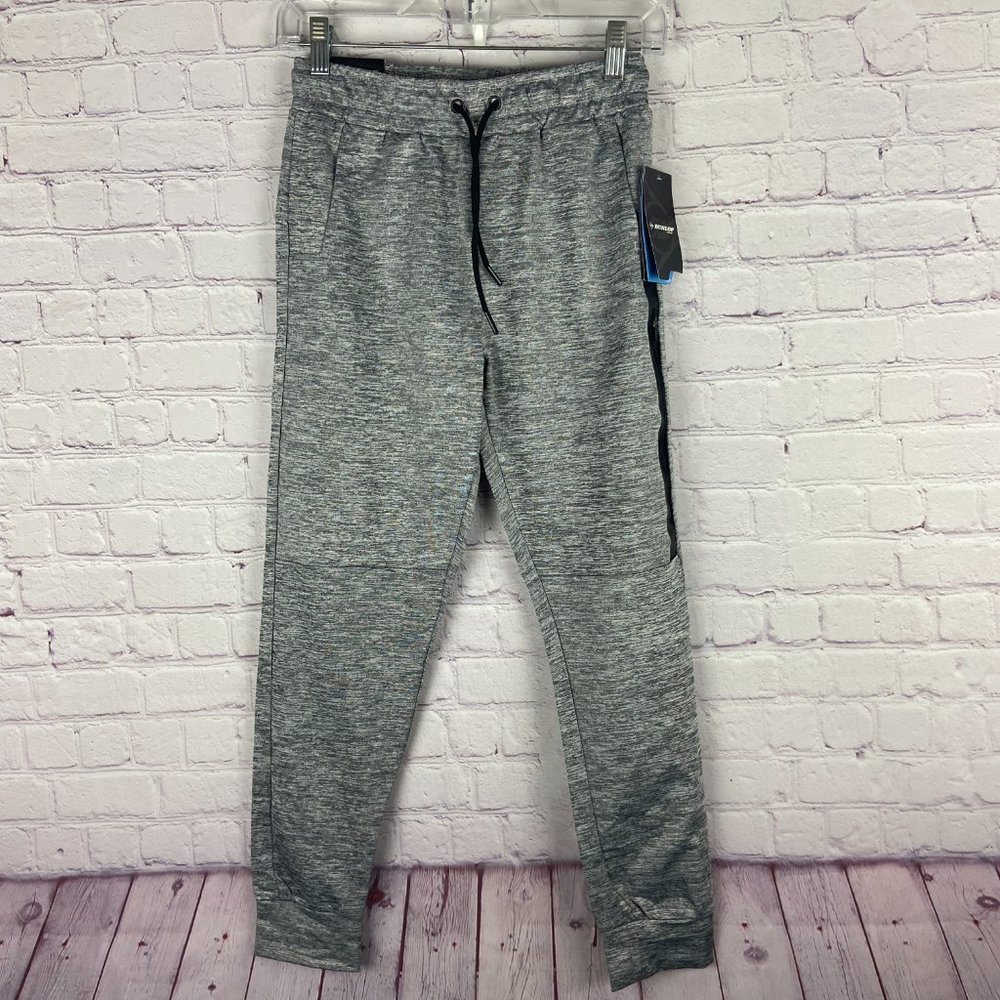 Dunlop Sport Boy's Gray Joggers Sweatpants. Size: Medium